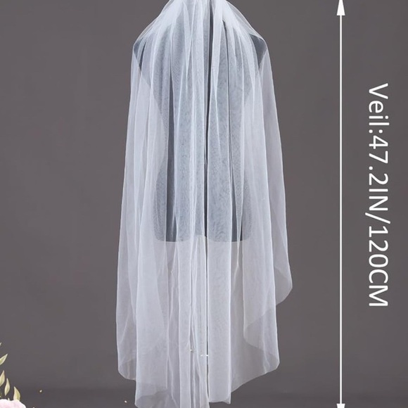 Simple Classic Wedding Veil with Comb – 47” (120 cm) Soft Tulle Bridal Veil - Picture 4 of 4